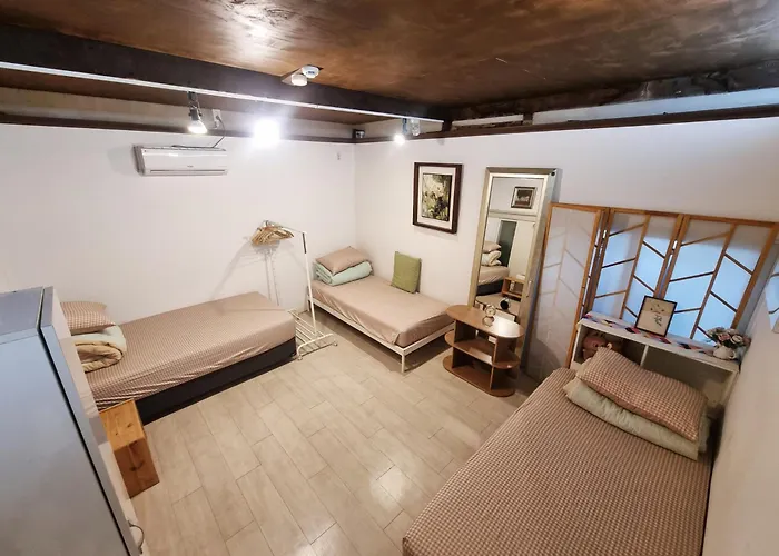 Ernie Myeongdon'g Sation 1min, Anytime Check In 4* Seoel