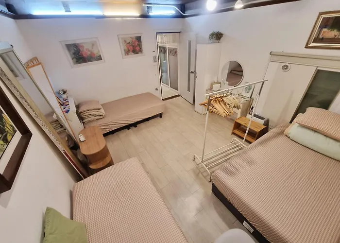 Ernie Myeongdon'g Sation 1min, Anytime Check In 4* Seoel