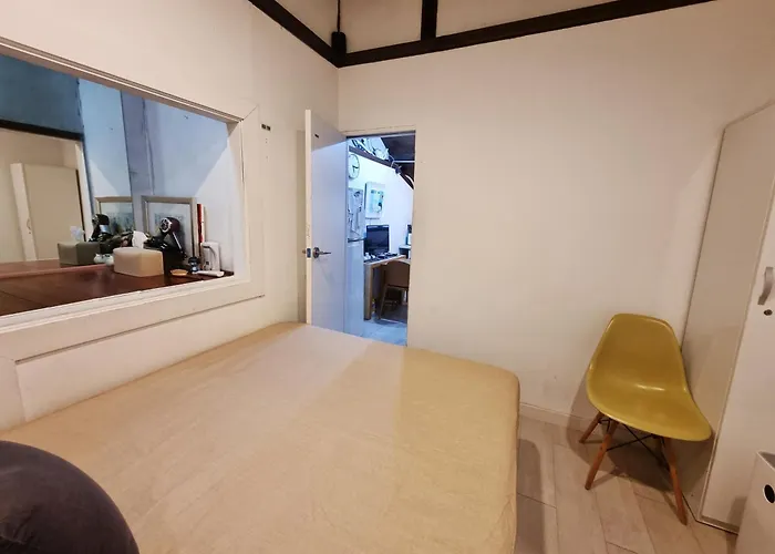 Bed & Breakfast Ernie Myeongdon'g Sation 1min, Anytime Check In 4*