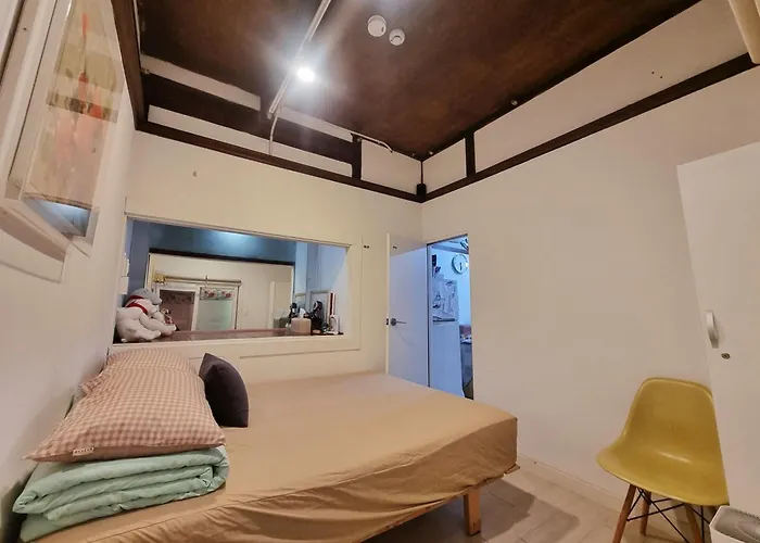 Bed & Breakfast Ernie Myeongdon'g Sation 1min, Anytime Check In