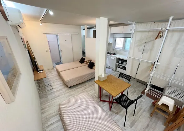 Ernie Myeongdon'g Sation 1min, Anytime Check In 4* Seoel