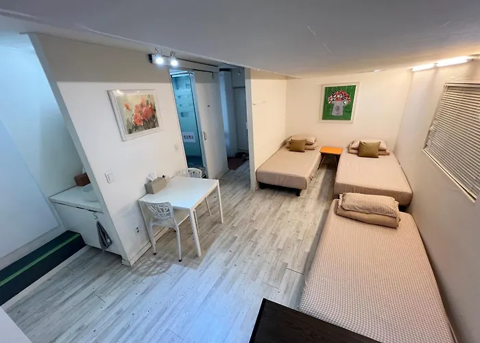 Ernie Myeongdon'g Sation 1min, Anytime Check In 4* Seoel